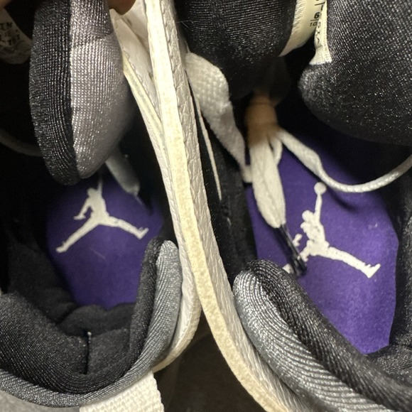 NIKE AIR JORDAN 7 RETRO (GS) White/Varsity Purple-Flint Grey Sz 6.5Y 304774-151 - Picture 9 of 10